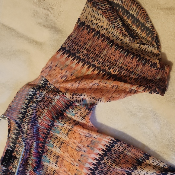 Ladies pink patterned bell sleeve sheer blouse - Picture 4 of 4